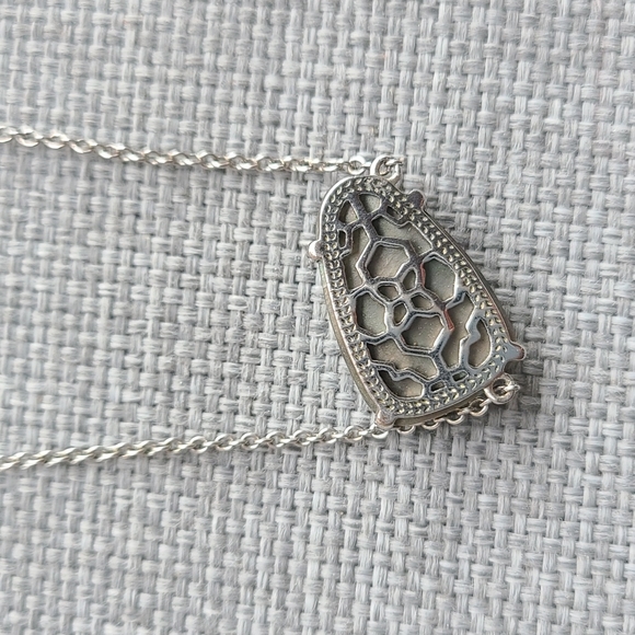 Kendra scott isla pendant necklace in black mother of pearl - Picture 7 of 15